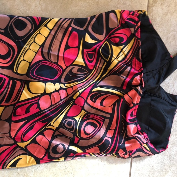 Spense halter top size medium - Picture 3 of 4